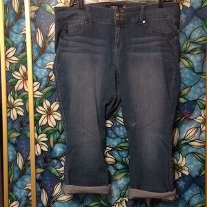 Torrid jegging capris size 18